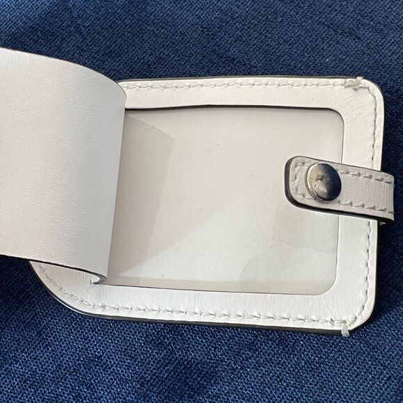 MICHAEL KORS White & Silver Flower Luggage Tag - Picture 2 of 8